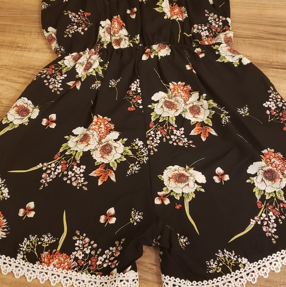 NWT romper - Picture 5 of 7